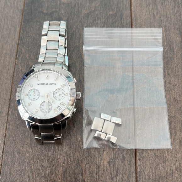 MICHAEL KORS Chronograph White Mother of Pearl Walcott Women's Watch, Jewellery - Picture 9 of 13